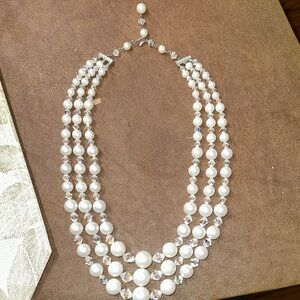 Elegant White Pearl Necklace